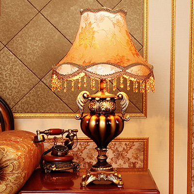 Large European-Style Living Room Table Lamp, Desk, American Retro Creative Luxury Bedroom Sofa Coffee Table, Dimmable Bedside Table