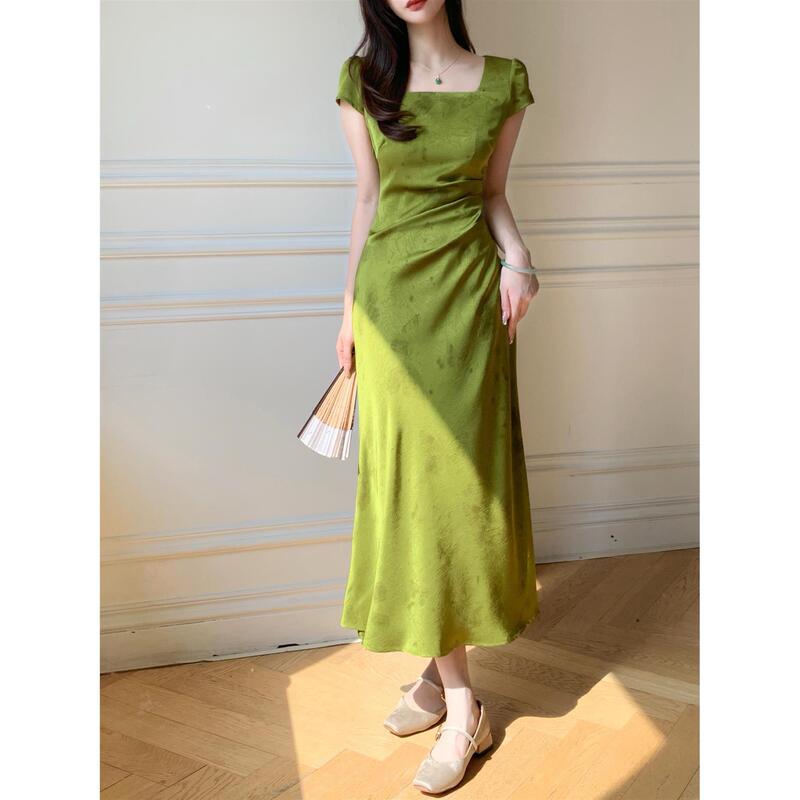 Retro New Chinoiserie Summer Style Long Dress with Bias-Cut Emerald Green Elegant Satin Jacquard Square Neck Short-Sleeved Dress