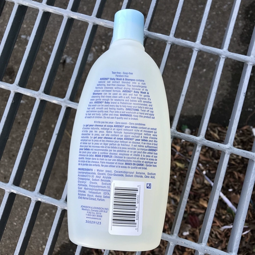 Канада отправил Aveeno Baby Baby Oat Baby Tears No Sears Shampoo, показывающий 2 -in -1