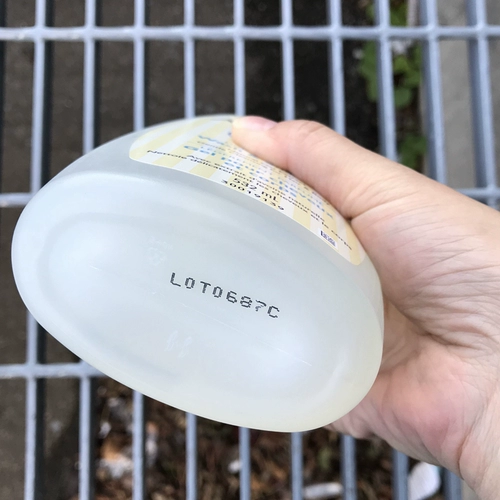 Канада отправил Aveeno Baby Baby Oat Baby Tears No Sears Shampoo, показывающий 2 -in -1