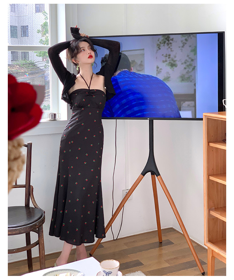 酒午自制法式仿醋酸垂感印花挂脖抹胸裙高腰显瘦碎花吊带连衣裙女详情28