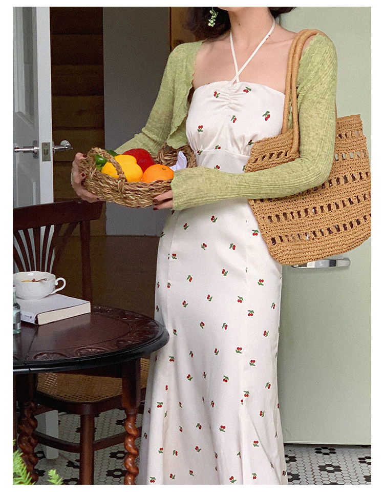 酒午自制法式仿醋酸垂感印花挂脖抹胸裙高腰显瘦碎花吊带连衣裙女详情21