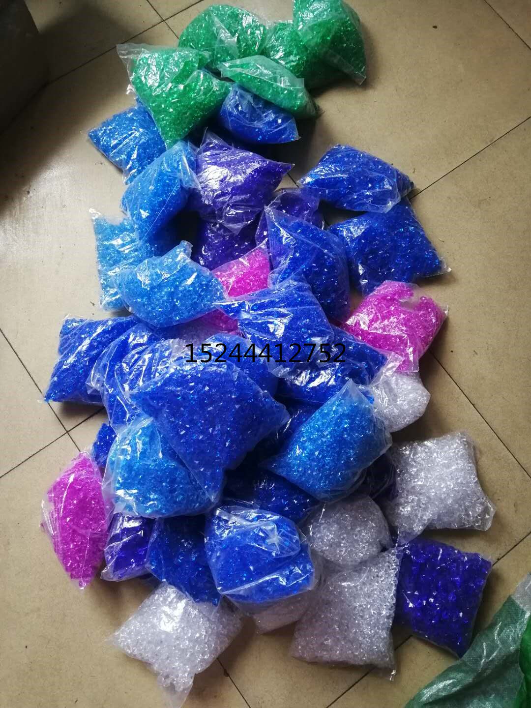 Акриловые / Perspex 钻石发光字用亚克力颗粒  水晶彩色钻石  钻石字颗粒 一包500克