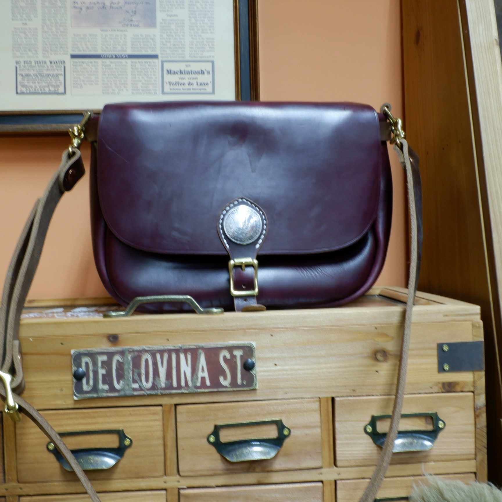 Horween oil wax leather horween messenger bag saddle bag motorcycle retro American