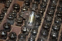 Special price same batch of inventory new Beijing 1K2-J tube replacement 1T4 tube