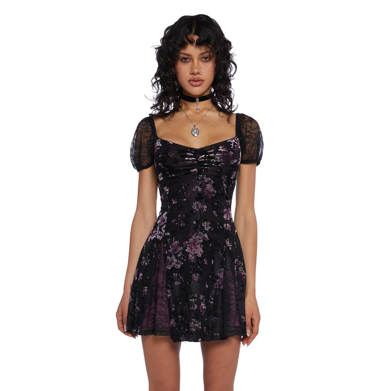 In Stock: European and American Gothic Dark Halloween-Style Retro Y2K Floral Lace V-Neck Short-Sleeve Dress for Women In Stock: European and American Gothic Dark Halloween-Style Retro Y2K Floral Lace V-Neck Short-Sleeve Dress for Women