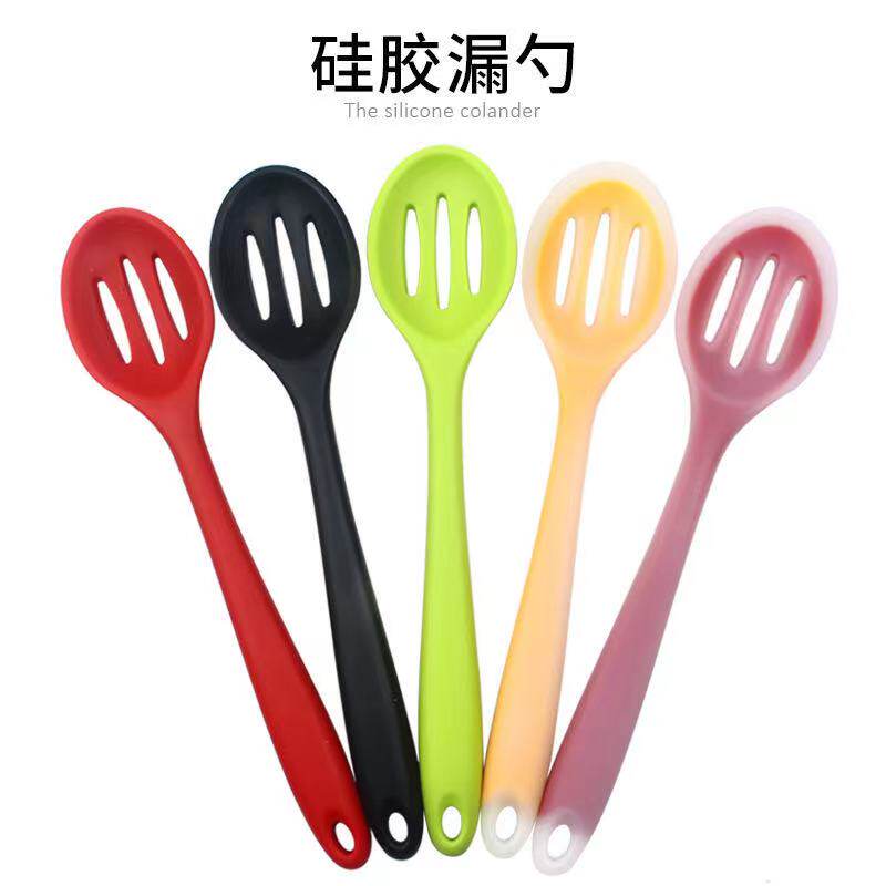 Hanging silicone leakage spoon food grade large number kitchen for domestic leakage spoon steaming to high temperature resistant scoop with long handle leaking spoon