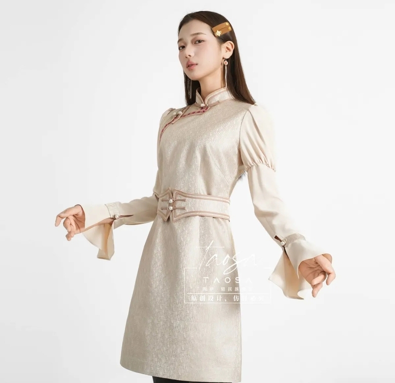 New Ethnic Style Dress for Women, Long-Sleeved, Waist-Cinching, Slimming, Versatile Dress with Mongolian Characteristics for Travel, Performances, and Everyday Wear