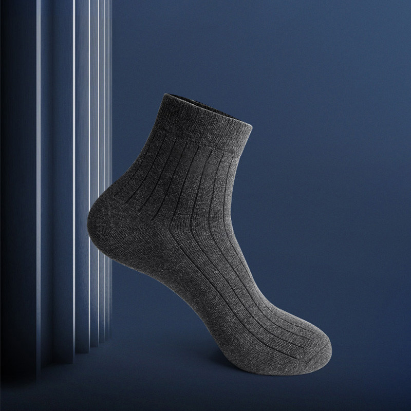 Men's socks mid-tube deodorant sports socks business solid color cotton sweat-absorbing breathable antibacterial four seasons stockings gray