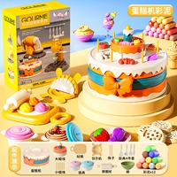 Подарочная коробка [формочка для торта + набор для пельменей] с 12 кусочками цветной глины.