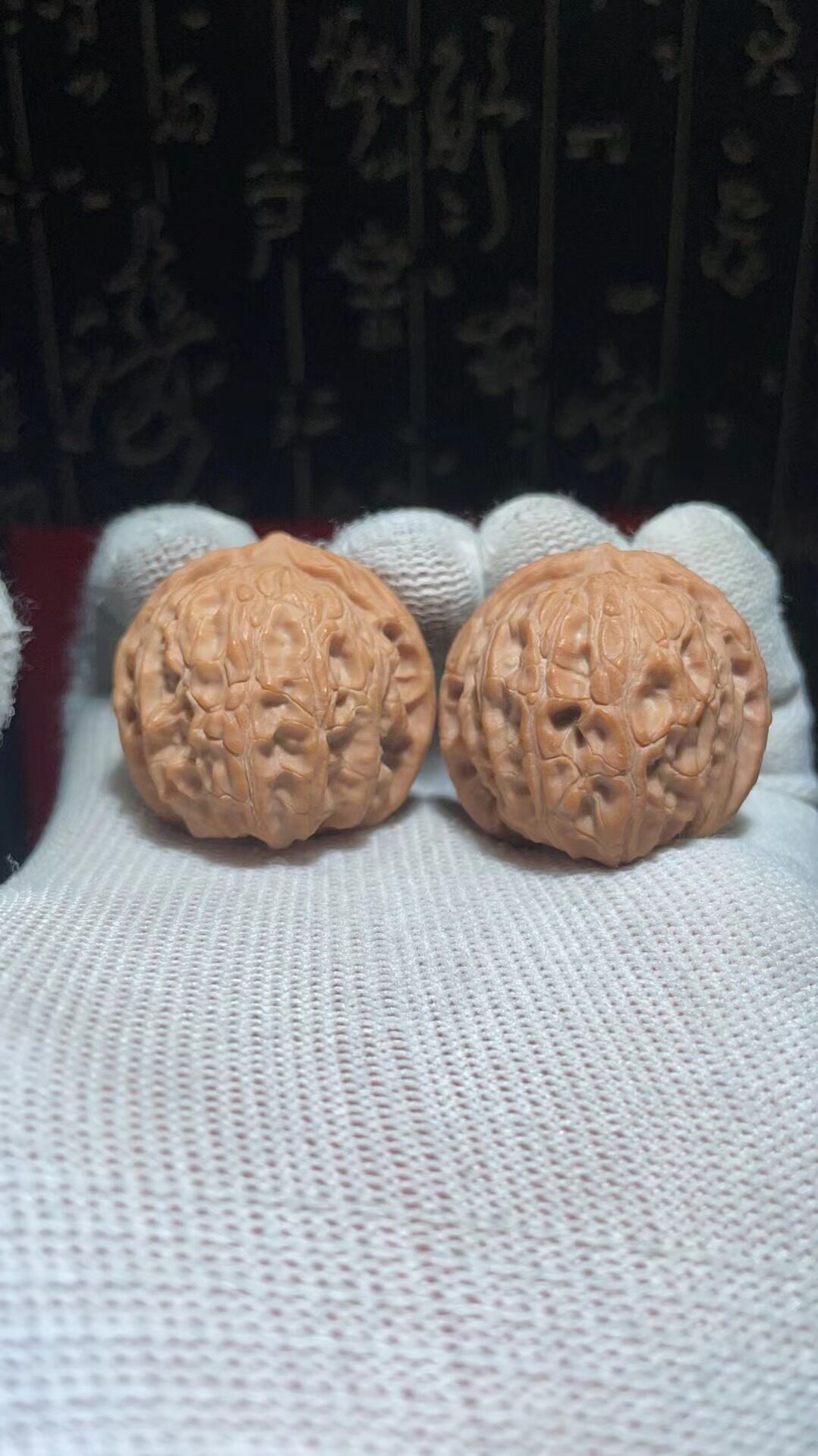 Deep white exclusive Jixian wild original tree white jade lion head