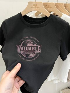 Women's Short-Sleeved T-Shirt with Regular Shoulders, Summer 2025 New Style, Slim Fit, Short Length, Stylish, Age-Reducing, Unique Design Top