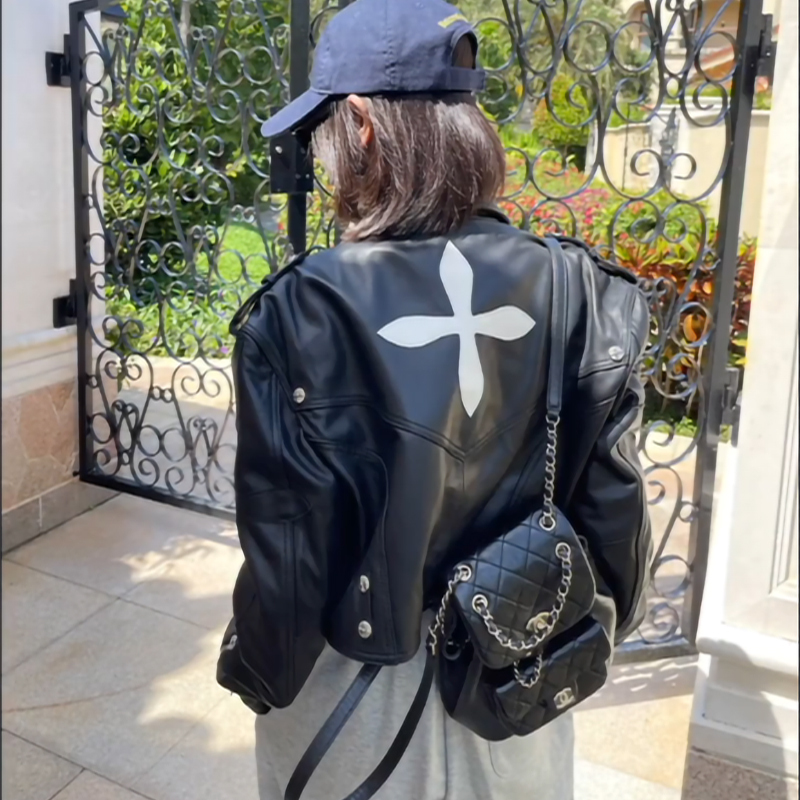 Mrs. Chen's 2026 Spring and Autumn New Leather Jacket Short Style Women's Genuine Leather Motorcycle Jacket with Suit Collar and Cross Design, Cool and Stylish