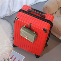 Красный [износостойкий и устойчивый к царапинам крюк]