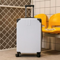 Кремово-белый ретро-уголок