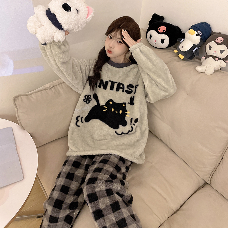 Coral Velvet Pajamas for Women, New Winter Style, Cartoon Black Cat, Fleece-Lined and Thickened, Sweet Home Wear Set for Girls, Can Be Worn Outside