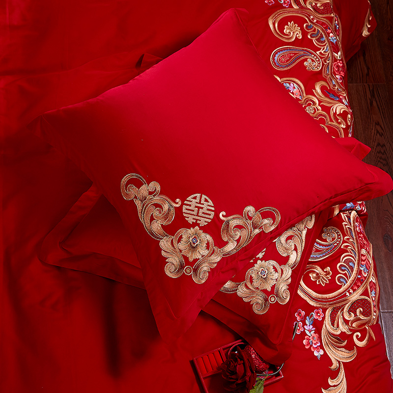 Wedding Big Red Bed With Pillow Wedding Celebration Pure Cotton Embroidered Cushion Pillowcase Chinese Red Delight pillow cover with core pair