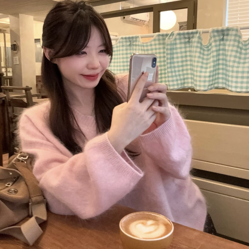 Gentle Pink V-Neck Puff-Sleeve Sweater for Women in Autumn and Winter, Soft and Fluffy Knitted Top for Layering, Loose Fit