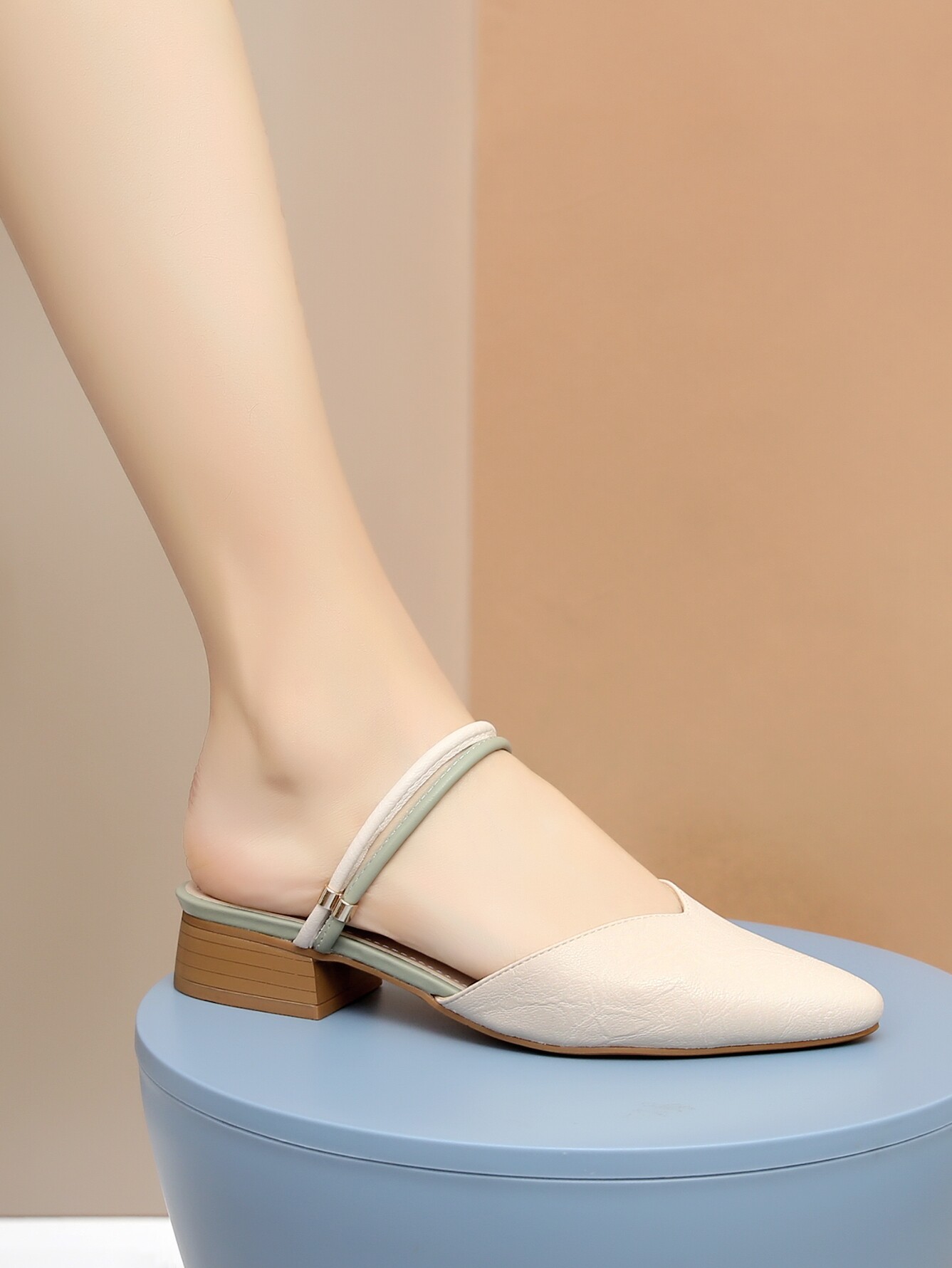 Zhuoshini 2021 spring and summer new pointed sweet fairy Muller drag wild middle heel two wear casual net red slippers