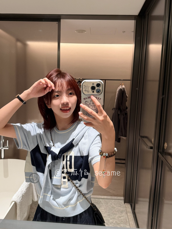 8/2 Evening 8 Letter Embroidery Heavy Embroidery Shawl Two-Piece Sweater Short Sleeve 2025 Autumn New Early Autumn Collection