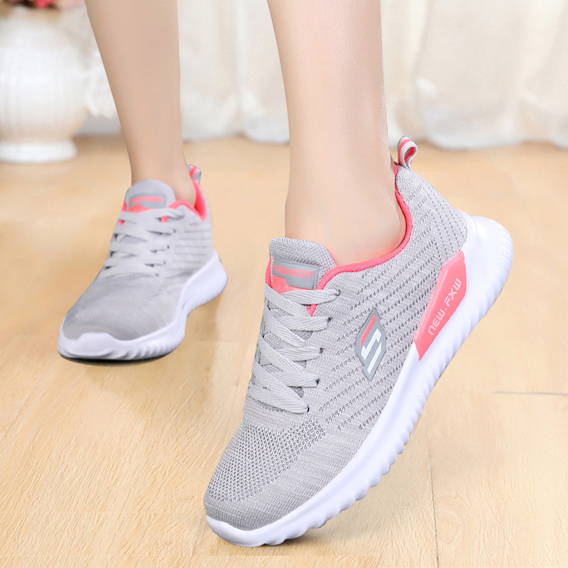 Old Beijing Cloth Shoes Spring Autumn Style Women Shoes Sports Casual Middle Aged Single Shoes Flat-bottomed Mom Light Running Non-slip Shoes