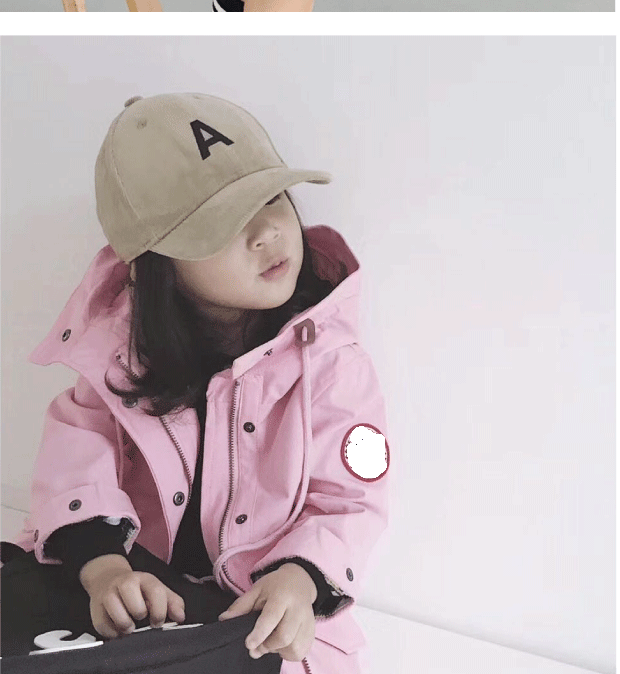 Áo Khoác trẻ em Lớn Ngỗng New Outdoor Trai và Cô Gái Windproof Không Ướt Mùa Xuân và Mùa Thu Eo Áo Gió Leo Núi Áo Khoác bán quần áo trẻ em