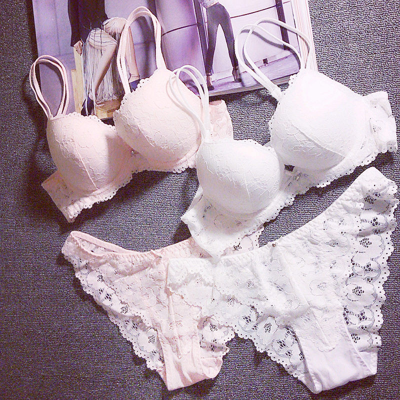 European and American girl sexy lace embroidery on thin under thick underwear set Deep V small chest gathered thickened women's underwear