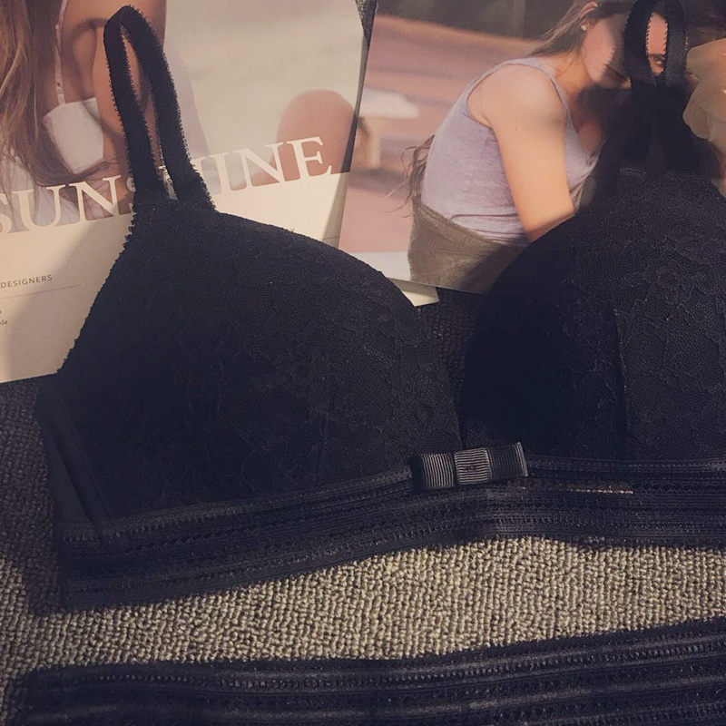 Châu âu và Hoa Kỳ cotton mỏng không có vòng thép sexy sâu V tam giác cup đồ lót ngực nhỏ ren thoải mái thở sexy bra set