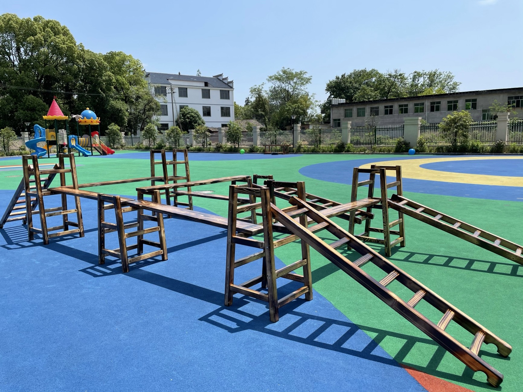 Children's outdoor carbonized climbing frame sensory integration training combination 16-piece kindergarten wooden game physical balance board