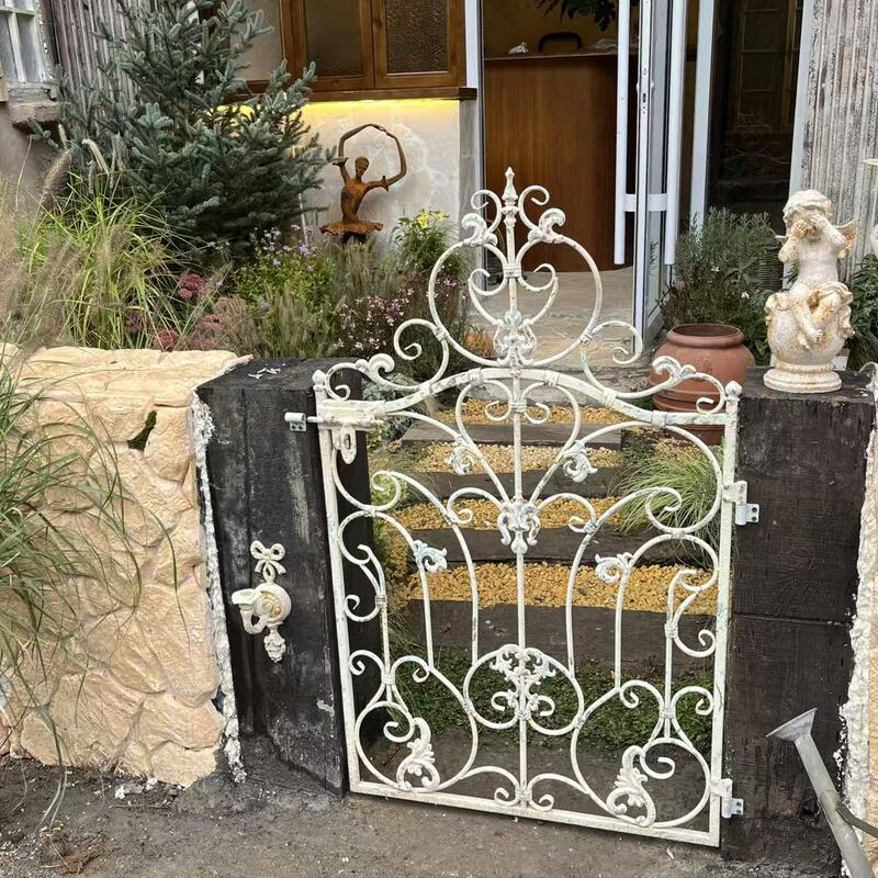 Hanmo's Garden Iron Art Garden Gate Courtyard Fence Vintage Climbing Flower Rack Outdoor Fence Gate 120*72