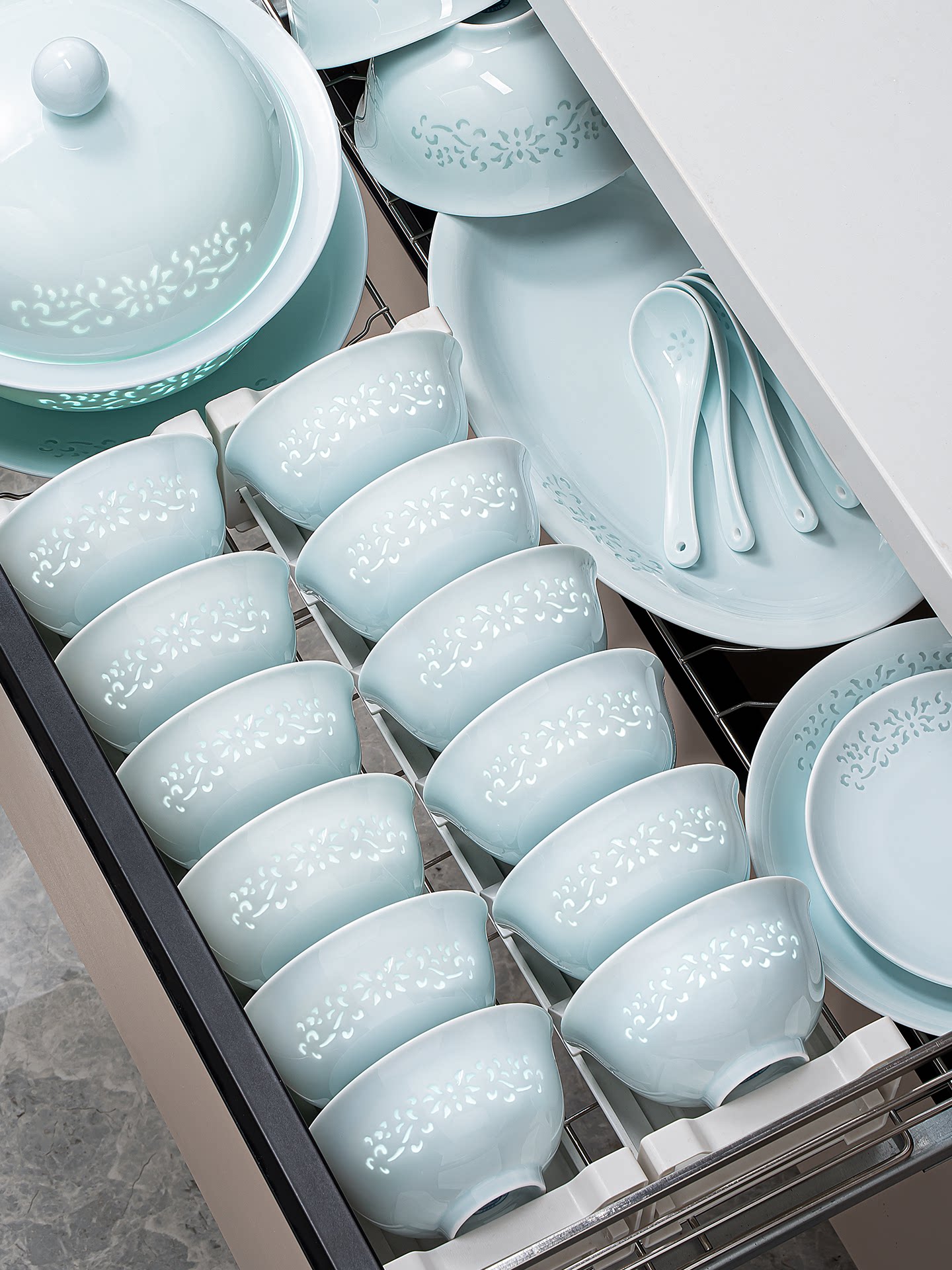 Tableware Set for Home Use, Jingdezhen Ceramics, 2026 New Model, Exquisite Light Luxury High-Value Bowls and Plates, Housewarming Gift Box