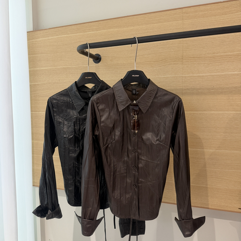 High-End Fashionable Pleated Textured Leather Shirt for Women, Early Autumn, with Tie-Back, Slim-Fit Shirt Top, Trendy High-End Fashionable Pleated Textured Leather Shirt for Women, Early Autumn, with Tie-Back, Slim-Fit Shirt Top, Trendy
