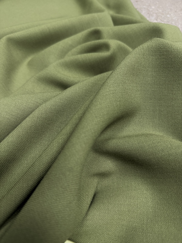 380g Italian Pure Wool Fine-Spun Grape Crepe Fabric, Green, Delicate, Skin-Friendly, Wrinkle-Resistant, Width 150cm