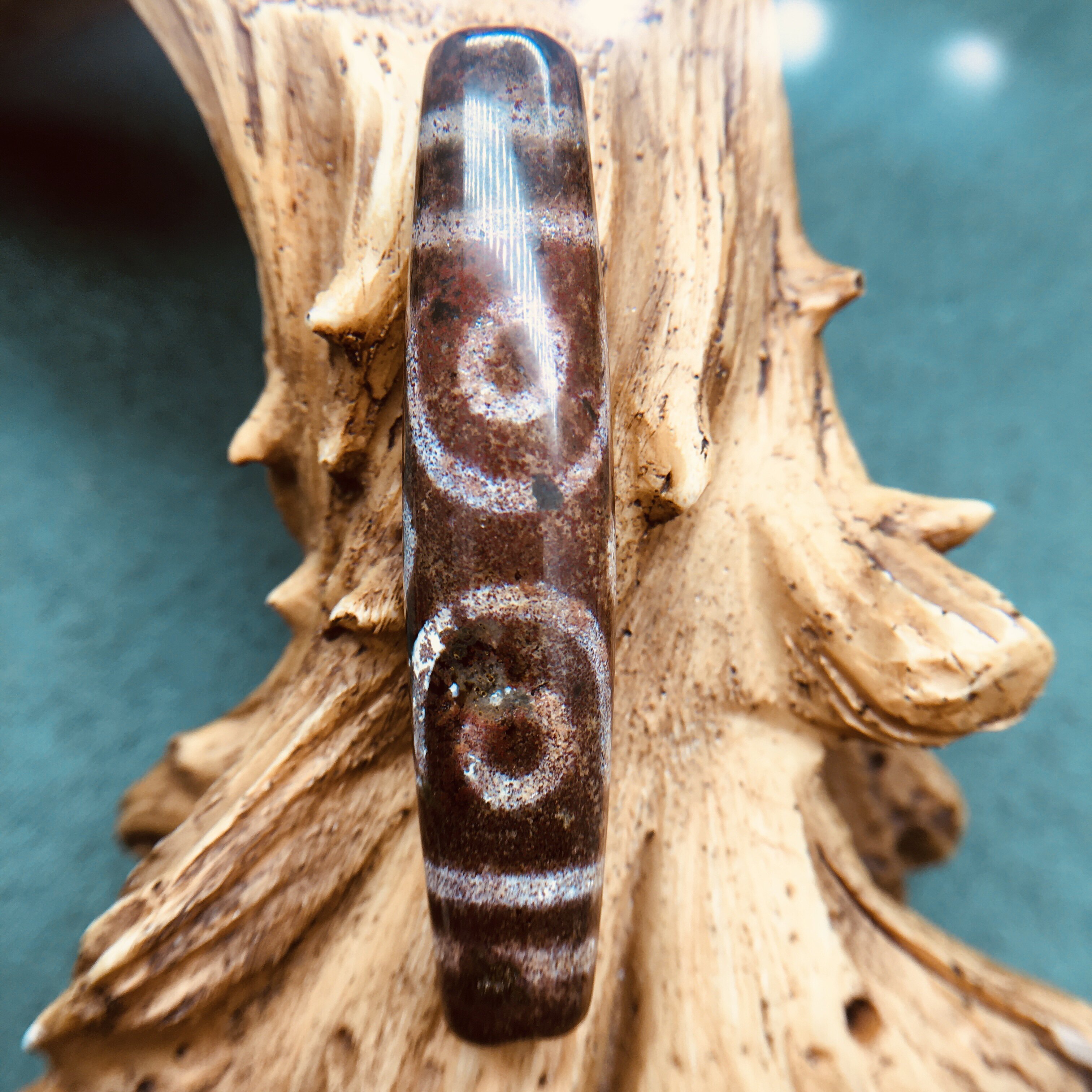 Boutique Tibetan Red Pink Elephant Stone Nine-inch Shale Full Jusha Six-Eye Pearl Pending