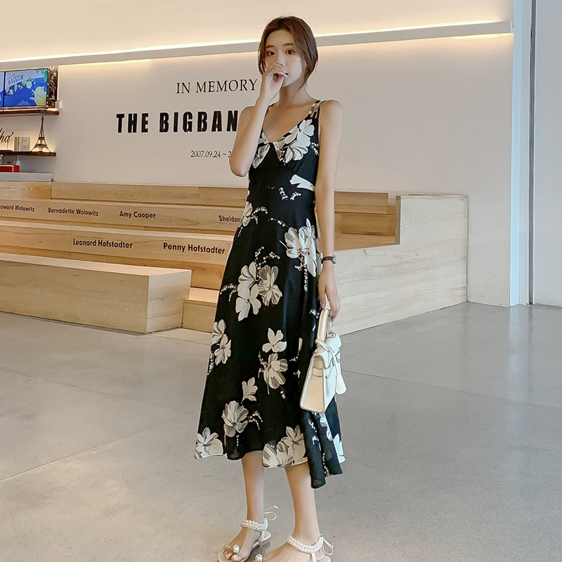 2021 mùa hè mới Hàn Quốc dây dài giữa sexy váy dây treo nữ kỳ nghỉ bên bờ biển lớn xích đu đi biển váy - Sản phẩm HOT