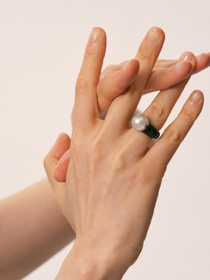 Sudrov Sujue Light Luxury Design 틈새 시장 고급 기질 Mabe Black Agate Ring Girls의 생일 선물 반지