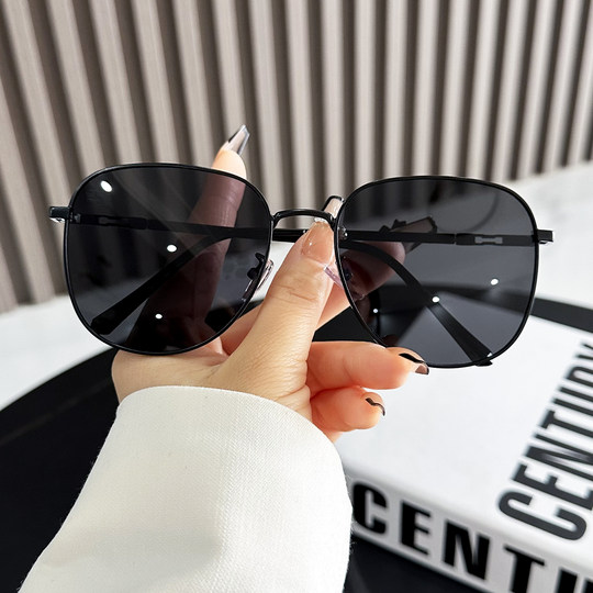 Sunglasses for Men Summer 2023 New Metal Large Frame Face Covering Polarized Glasses Retro Round Driving Sunglasses for Women