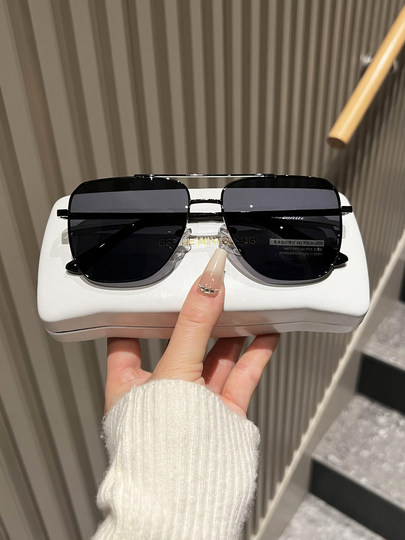 Polarized Sunglasses for Men 2024 New Retro Aviator Sunglasses for Driving, Fishing, High-Definition, Uv Protection