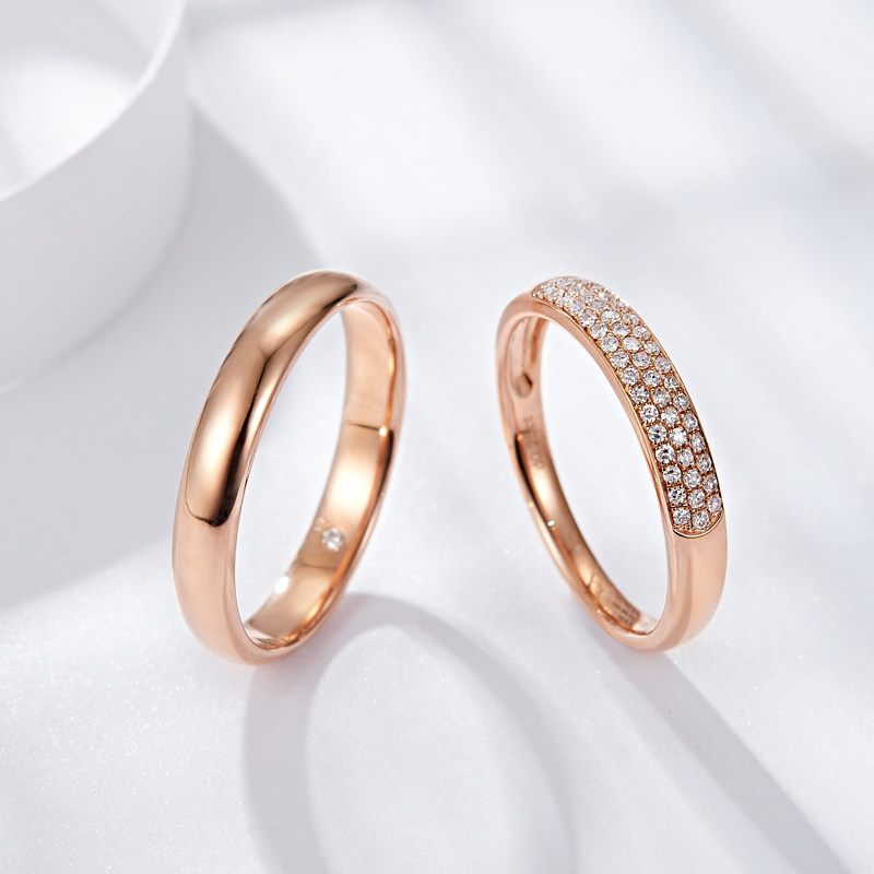 Lefojewelry 18K Platinum Diamond Volleyball Ring Rose Gold Color Gold Luxury Broken Diamond Ring Female male couple against the ring