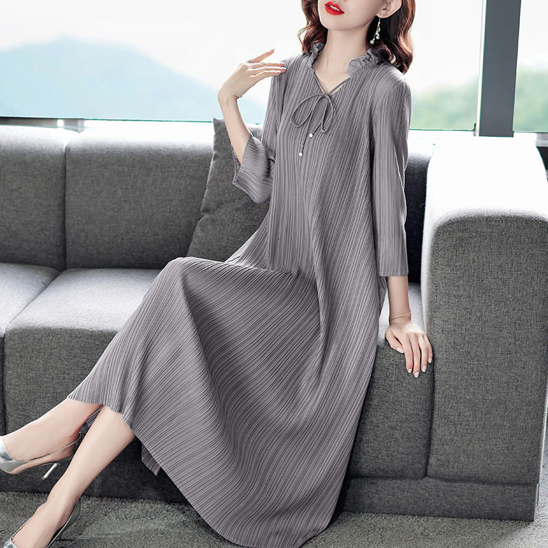 Large size high-end women's clothing, lady's mother, Issey Miyake, pleated dress, summer age reduction, Taiwanese skirt, Western style