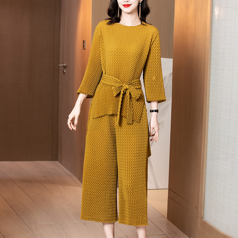 Miyake pleated two-piece set of foreign high-end large-size European goods 2021 spring summer new top wide-leg pants suit female