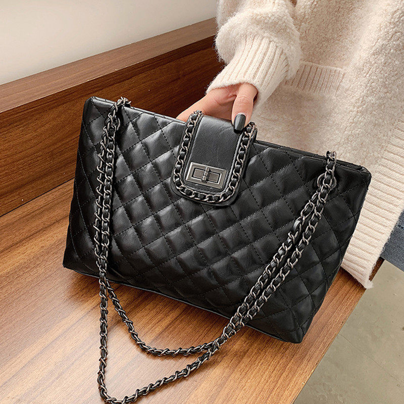 Singapore light luxury bag leather and single shoulder-strapped diamond chain Han plain red texture