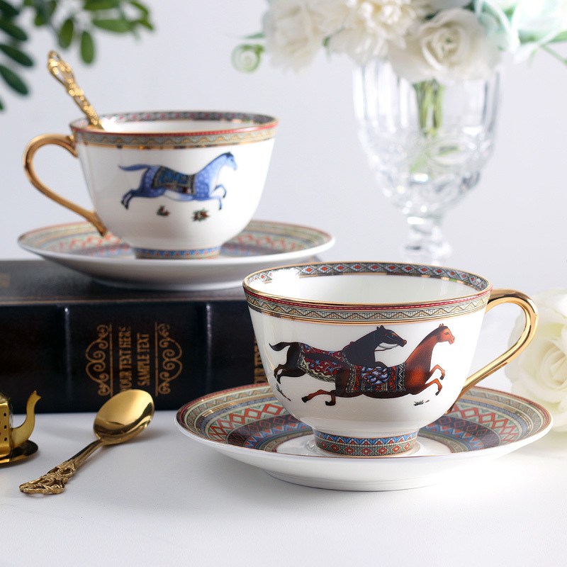 Creative Bone China Coffee Cup and Saucer Set, European-Style Exquisite Cup, Light Luxury Palace-Style Ceramic Tea Cup, Coffee Cup, Saucer and Spoon