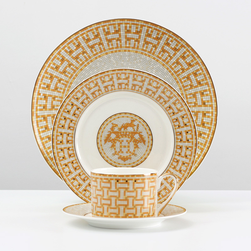 Creative Light Luxury Bone China Coffee Cup and Saucer Set, Household Ceramic European-Style Tea Cup, Soft Decoration, Western-Style Steak Plate, Table Setting