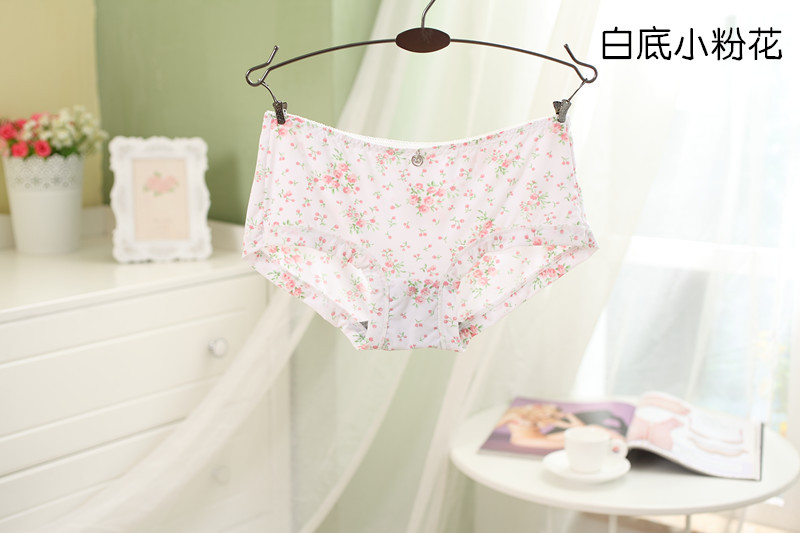 Quần lụa màu đen băng lụa dễ thương lụa hoa sóng thấp eo gợi cảm liền mạch đồ lót phụ nữ quan lot nu danh cho tuoi 12