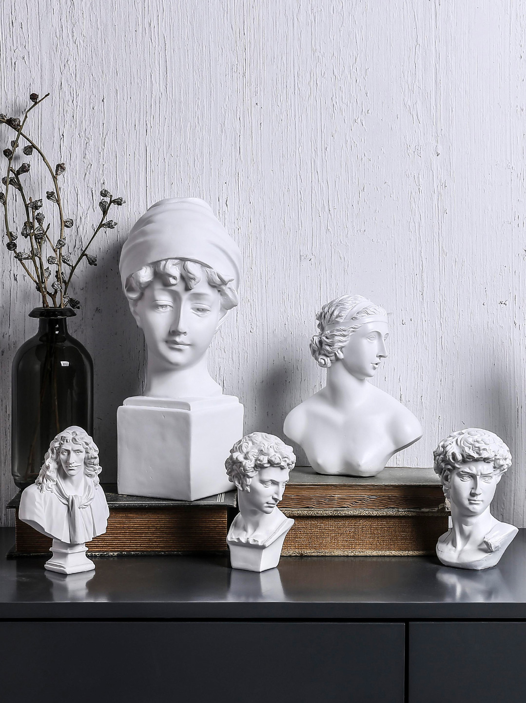 Nordic Creative Characters Plaster Figurines Sculpture Pendulum Pieces Home Living Room TV Cabinet Wine Cabinet Decorations Tabletop Furnishing