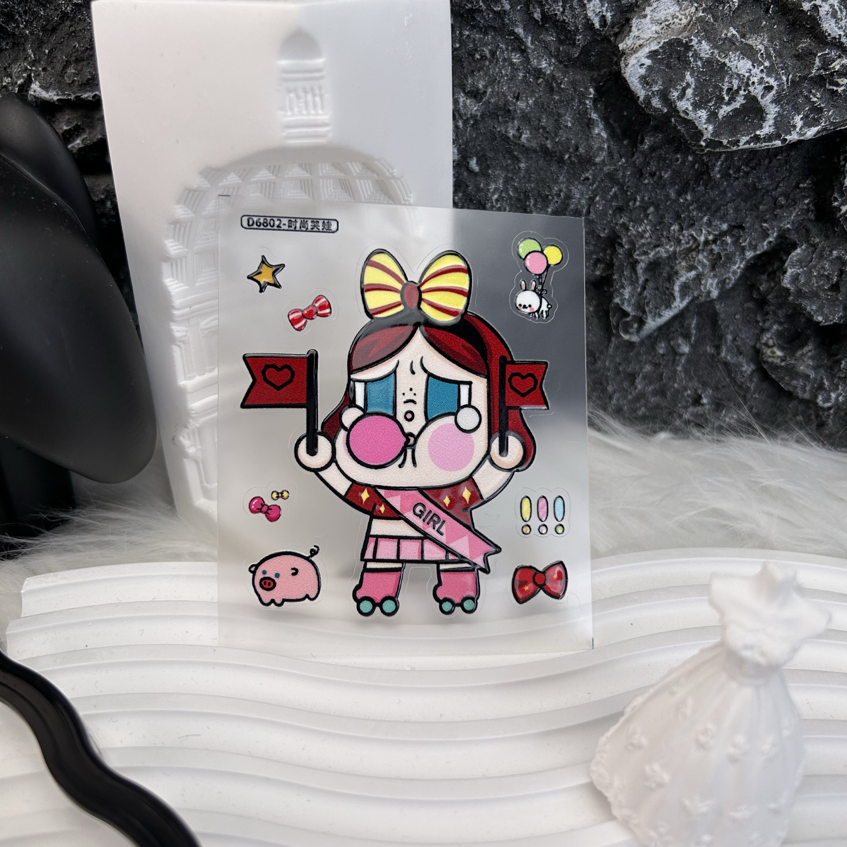 当温柔的泪水化作时尚符号——关于D68时尚哭娃贴纸的气质解读_指甲装饰_淘宝美妆网