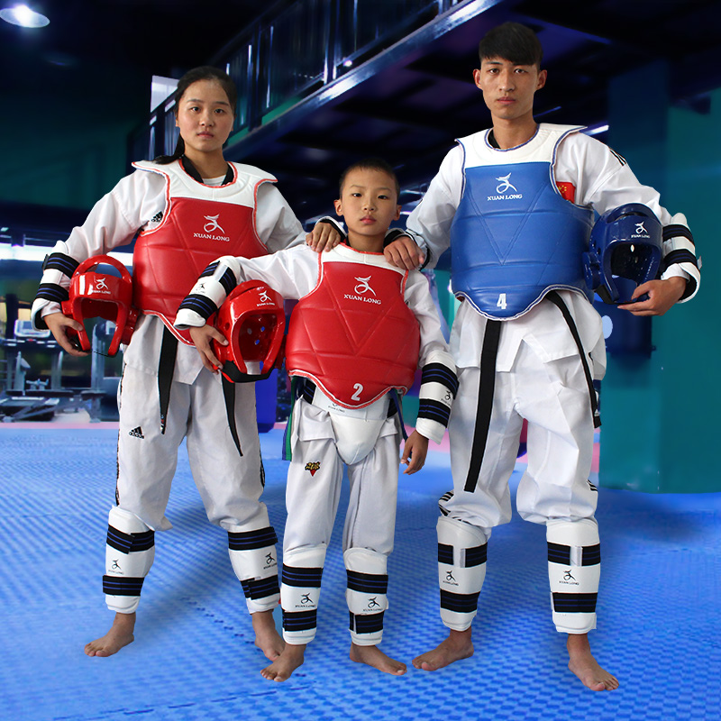 Once-forming thickened taekwondo protector complete with five sets of helmet adult children professional competition delivery kits