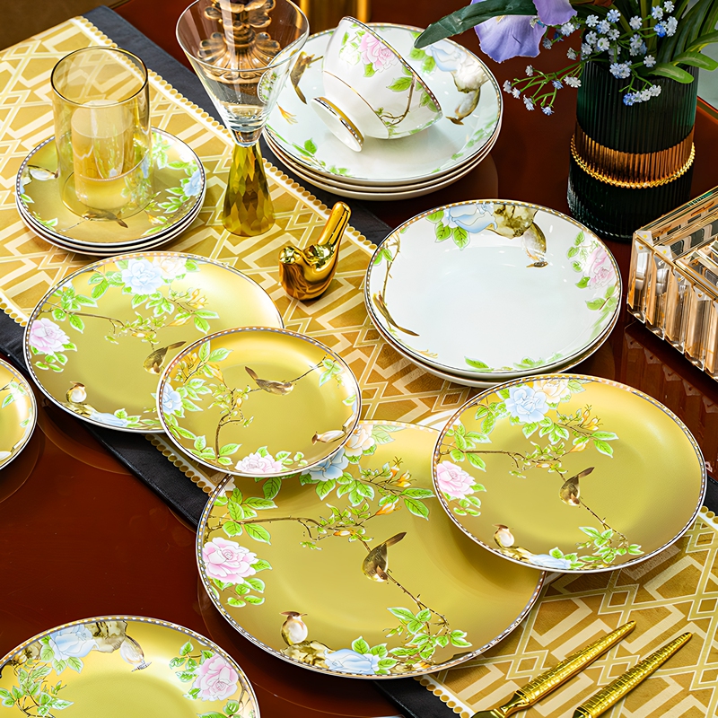 Ceramic and Porcelain Dinnerware Set with Enamel Decoration from Jingdezhen, Premium Quality, Gift Box Packaging