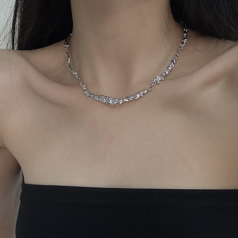 Lava Retro Minimalist Style Necklace for Women ins Hip-Hop High-End Clavicle Chain Niche Sweater Chain Sweatshirt Accessory Trendy